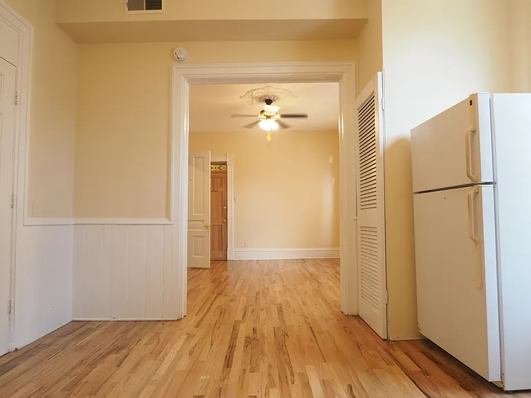 2138 N Sheffield Ave #2R — Photo 4