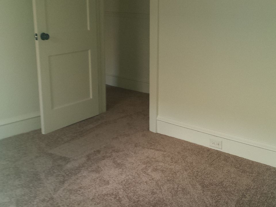 2nd image of 303 N Waverly St
