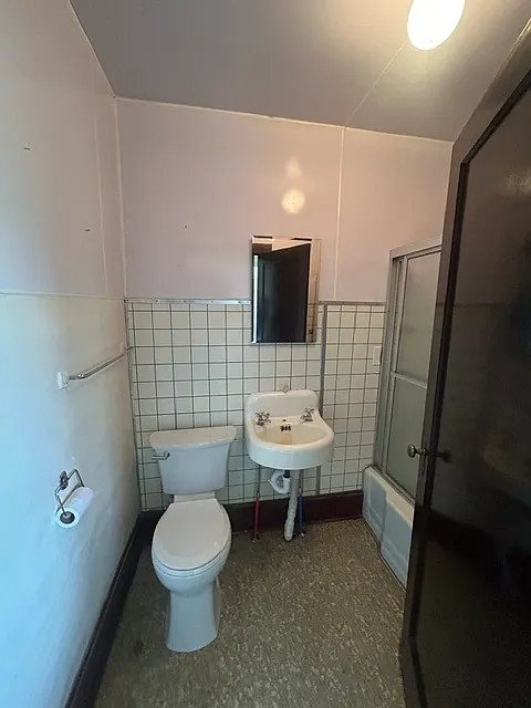 276 Main St — Photo 1