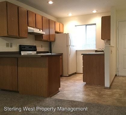 2nd image of 521 Pine St APT 7