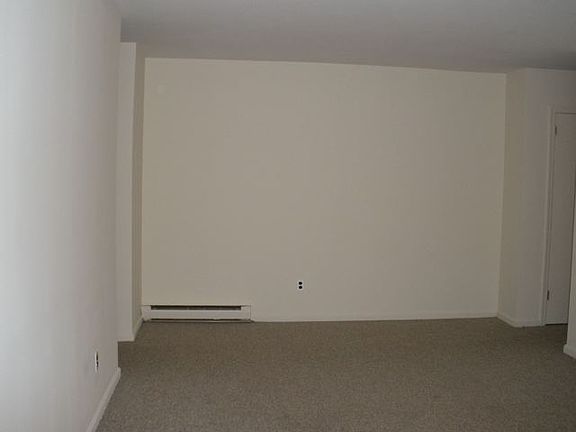 4th image of 56 Sintsink Dr E APT H