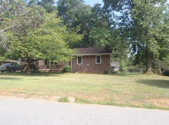 2nd image of 8174 Highland Dr SW