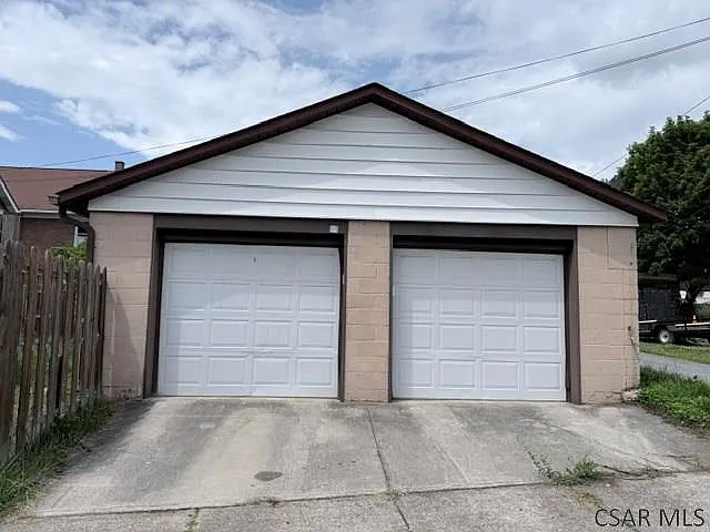 539 Ash St — Photo 32