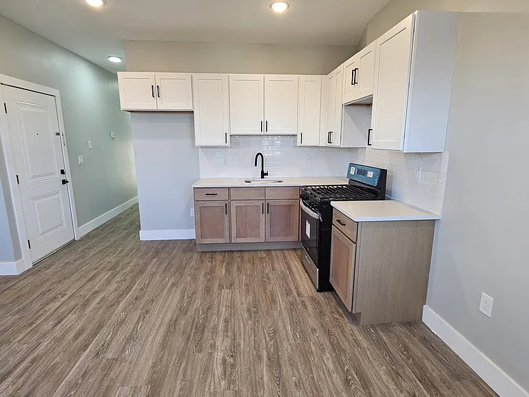 101 Fabyan Pl #1 — Photo 3