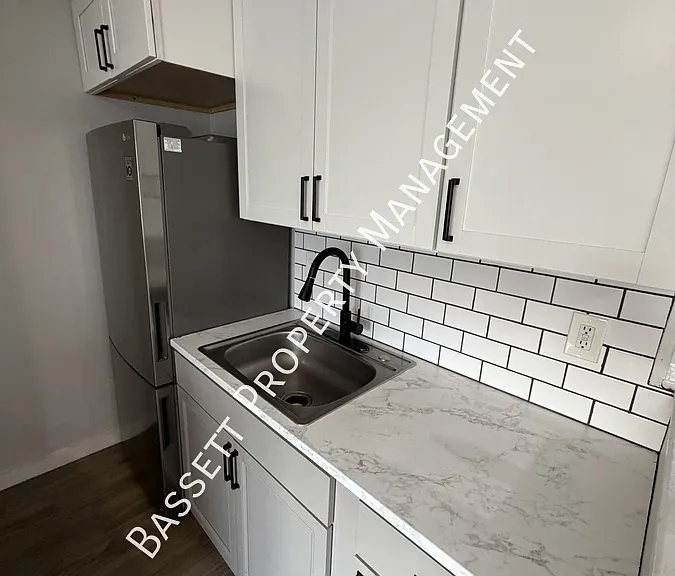 452 East St — Photo 2