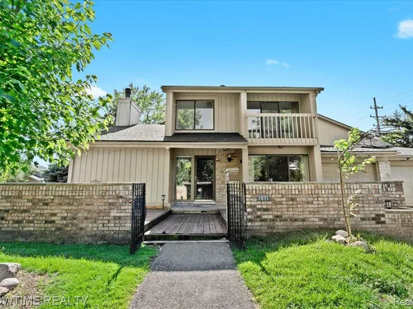 1511 S Hill Blvd, Bloomfield Hills, MI 48304