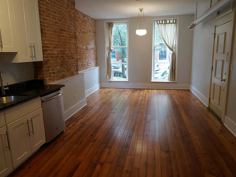 2121 E Pratt St #1 — Photo 3