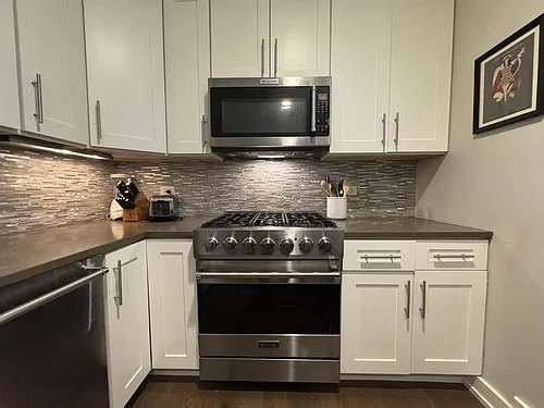 543 W. Fullerton Ave. Photo 1