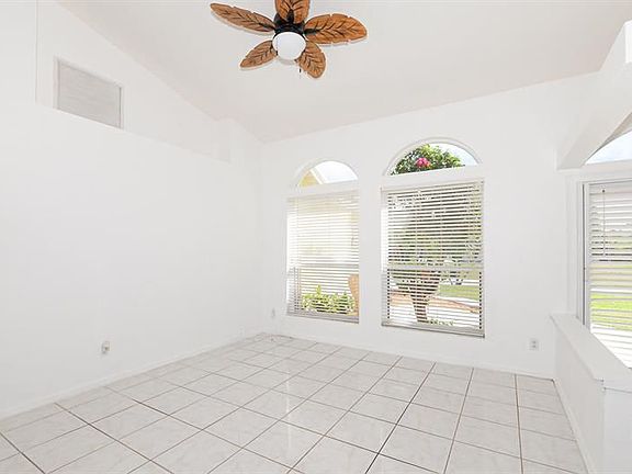 4th image of 2885 SE Pace Dr