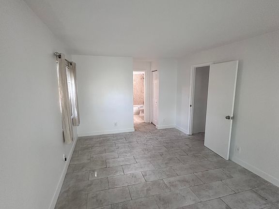 5th image of 234 SW 19th St APT 2