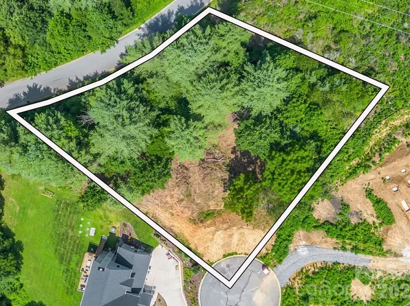 50 Erin Glen Ct, Fairview, NC 28730