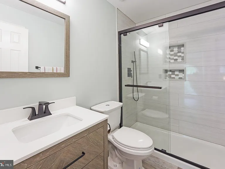 6624 Thurlton Dr — Photo 22