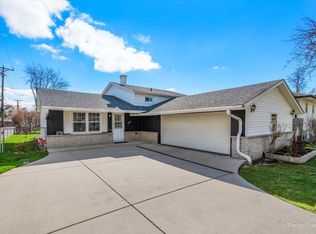 1411 Jill Ct, Glendale Heights, IL 60139