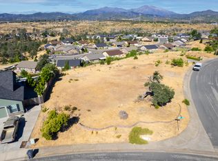 1400 White Water Cir, Redding, CA 96003