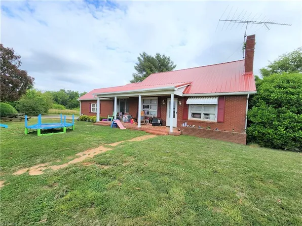 4554 State Highway 8 N, Lawsonville, NC 27022