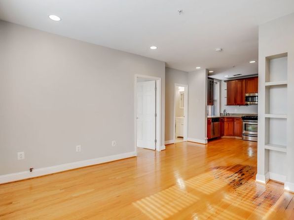 219 T St NE APT 203