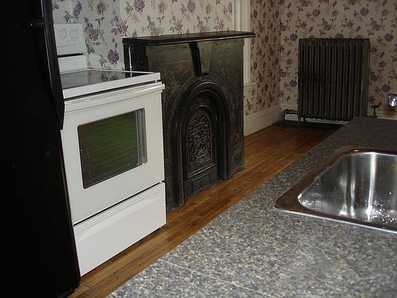 5th image of 7 Pleasant St