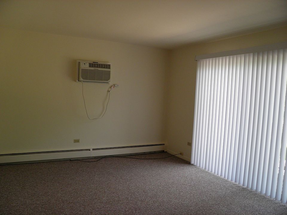 2nd image of 6314 W 63rd St APT 8