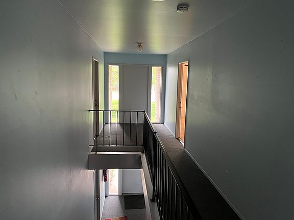 4th image of 31565 Fraser Dr APT 14