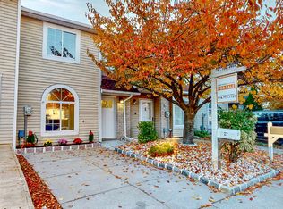 29 Eleanor Pl, Staten Island, NY 10303