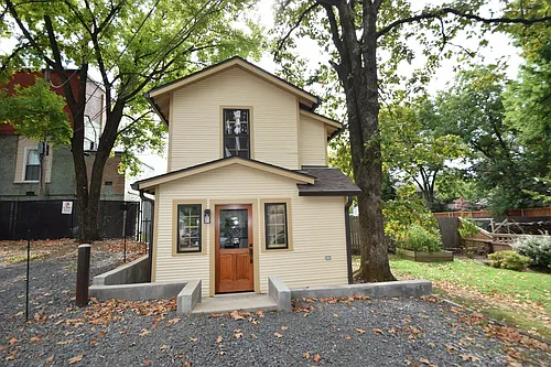 111 Johnson St #B Photo 1