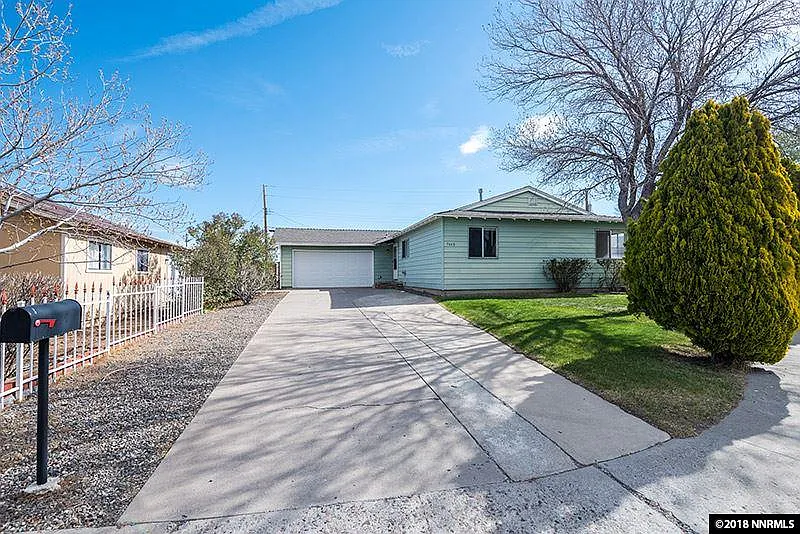 7660 Camden Cir photo 1