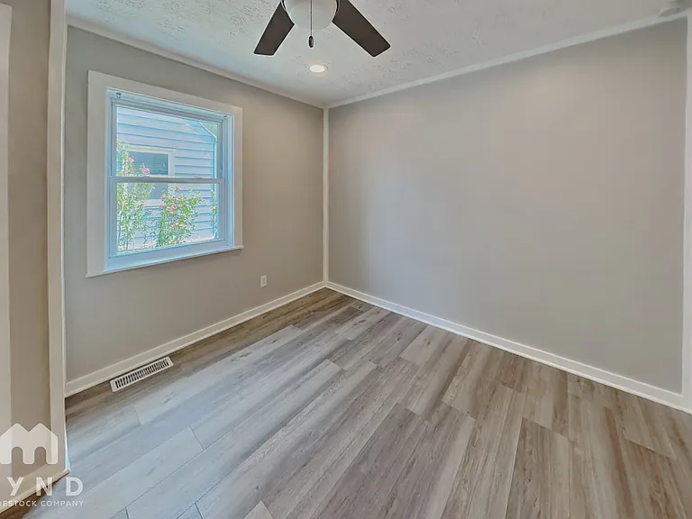 3420 Medina Ave — Photo 7