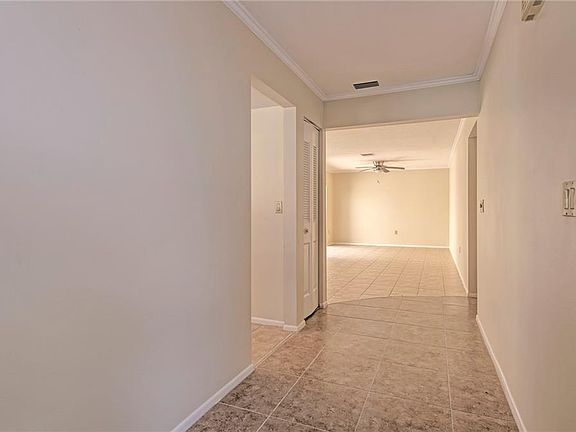 5th image of 3944 Glen Oaks Manor Dr