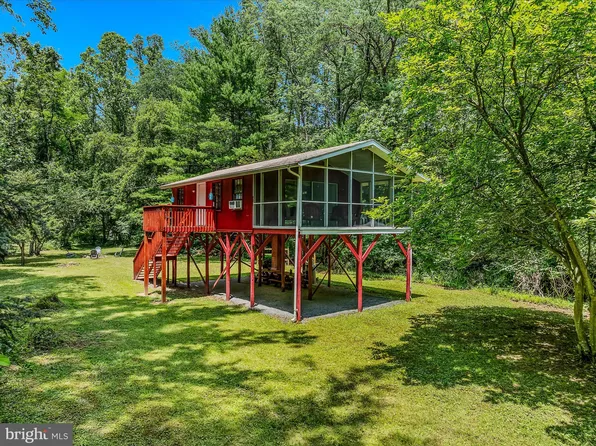 1615 Kilgore Rd, Paw Paw, WV 25434