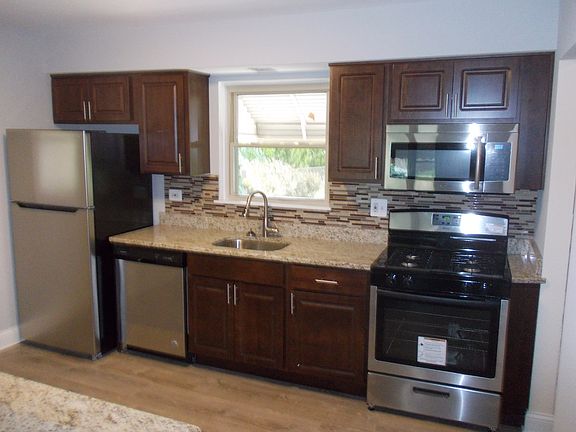 4th image of 10834 S Neenah Ave