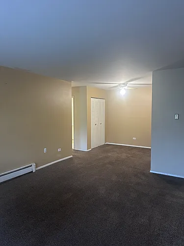 9S240 Lake Dr #17-104 Photo 1 9S240 Lake Dr #17-104 Photo 1