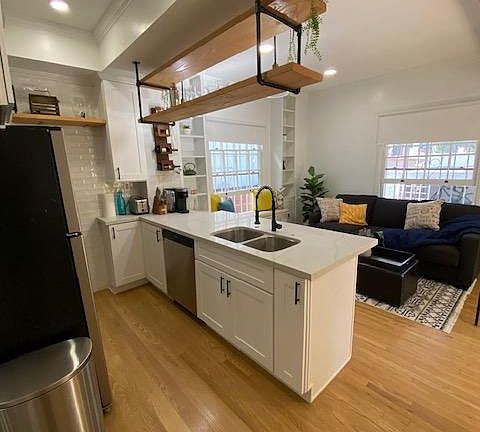 5th image of 5359 W 8th St #5359