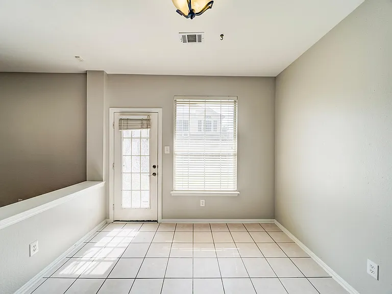 4618 Devonshire Dr — Photo 16