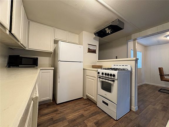 3rd image of 2169 Balboa Drive