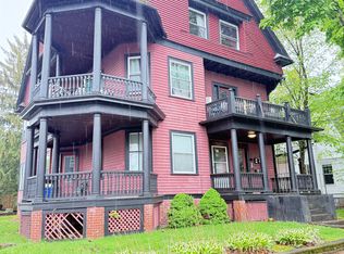 28 Beaufort St #1, Providence, RI 02908