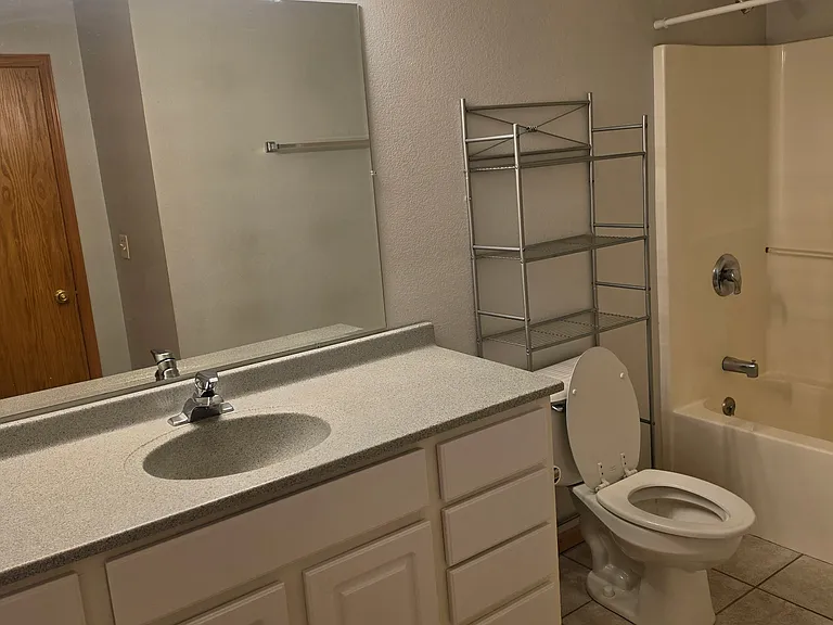 1008 Georgene St — Photo 18