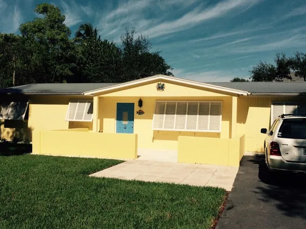 469 3rd Ave N, Naples, FL 34102