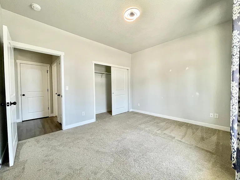 10924 S Glenda Ln — Photo 14