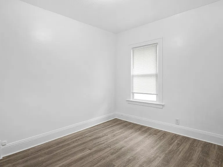 13500 3rd Ave #B — Photo 12