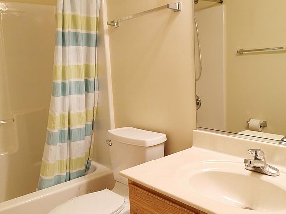 2nd image of 916 S Brighton Crst