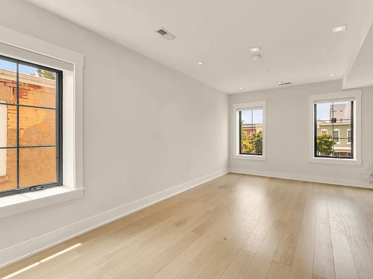 330 16th St SE #Penthouse 2 — Photo 9
