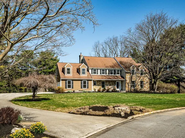 21 Cool Valley Rd, Malvern, PA 19355
