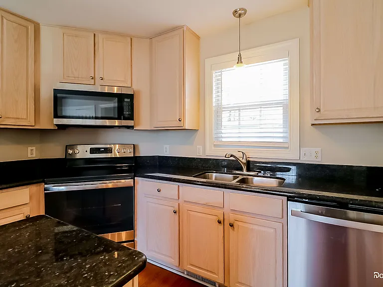 4009 Cashew Dr — Photo 3