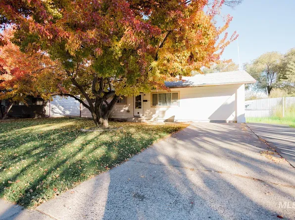 160 S 11 E, Mountain Home, ID 83647