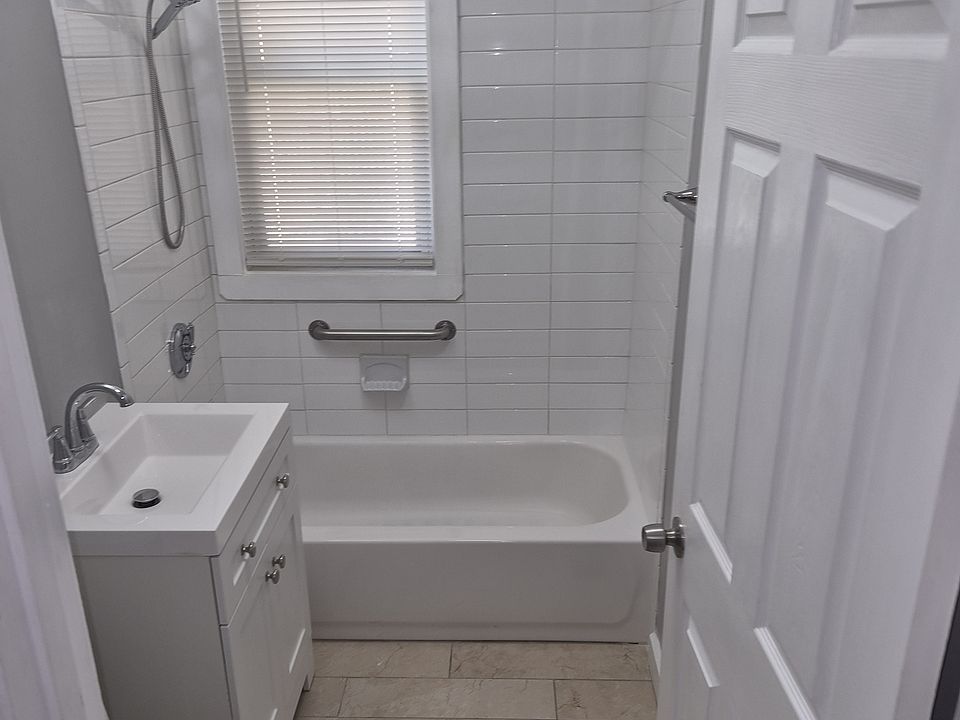 1st image of 31 Mallon Rd #1-L
