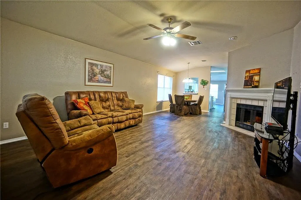 3612 Ruby Red Dr — Photo 4