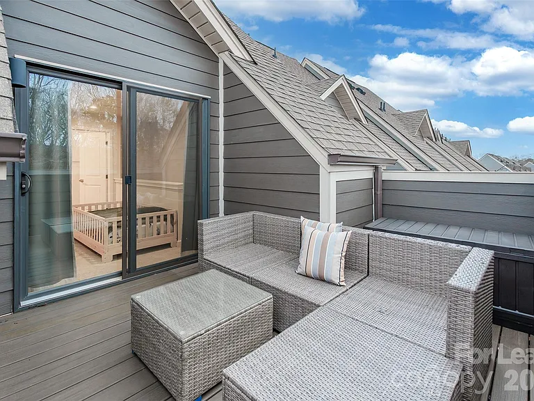 924 Broad River Ln — Photo 25