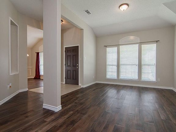 3rd image of 506 Havenwood Dr