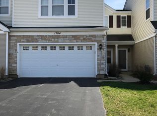1504 Glacier Trl, Carpentersville, IL 60110