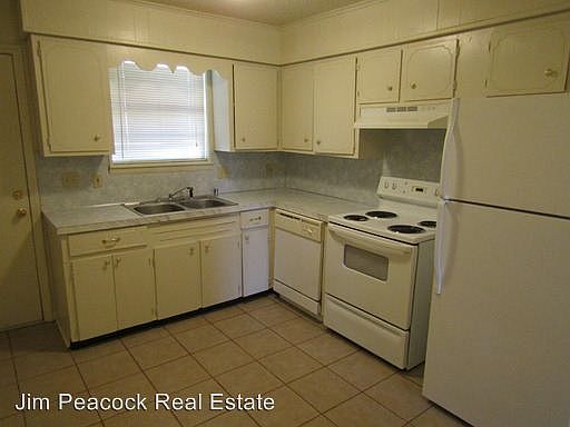 4th image of 900 N Jeff Davis St